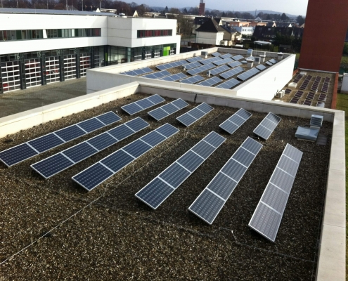 Solaranlage auf dem Dach der Hauptfeuer- und Rettungswache Langenfeld